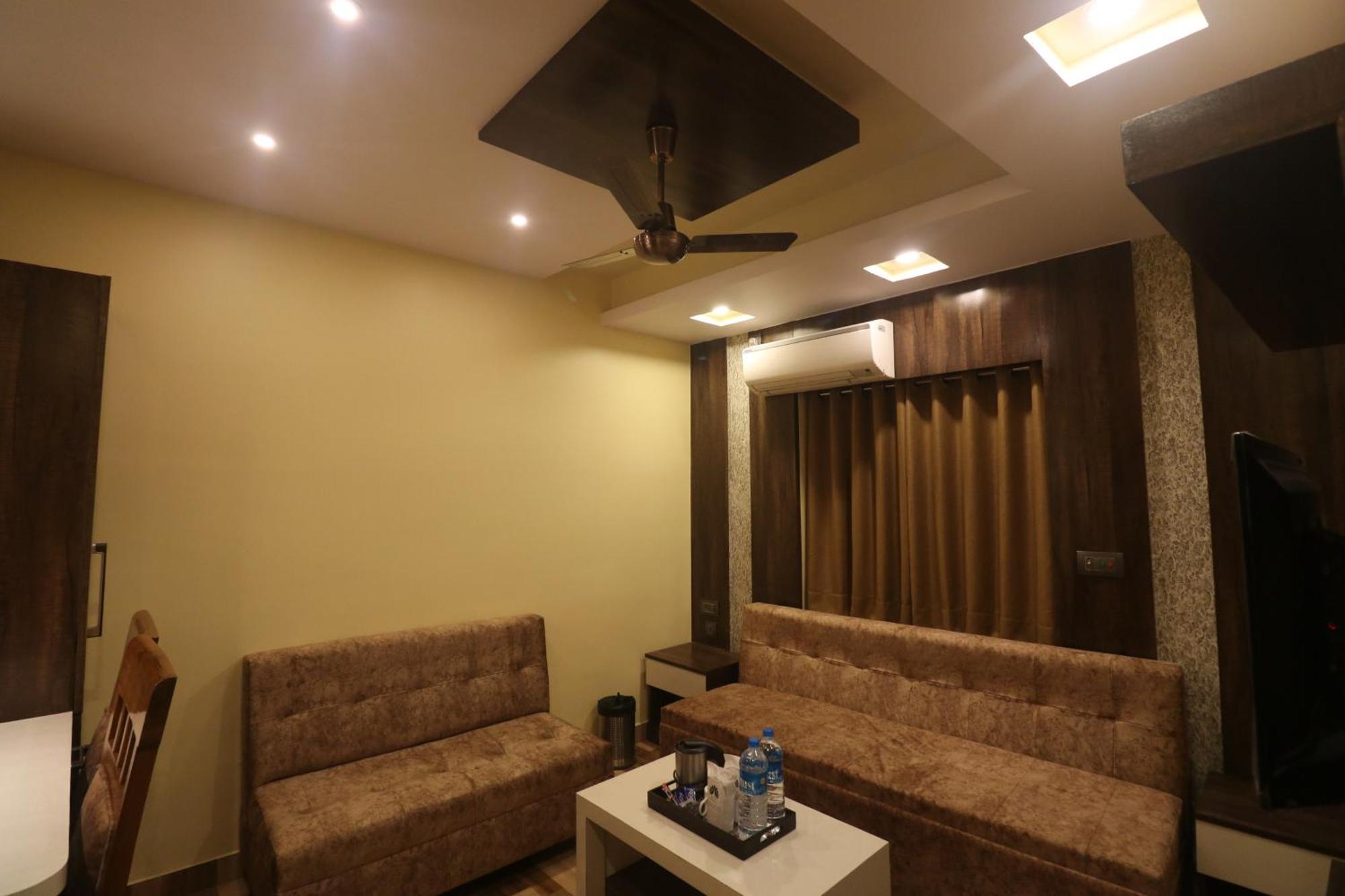 Mohar Residency Hotel Kolkata Exterior photo