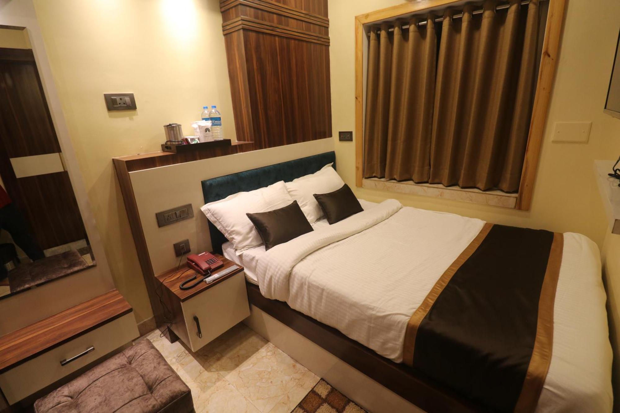 Mohar Residency Hotel Kolkata Exterior photo
